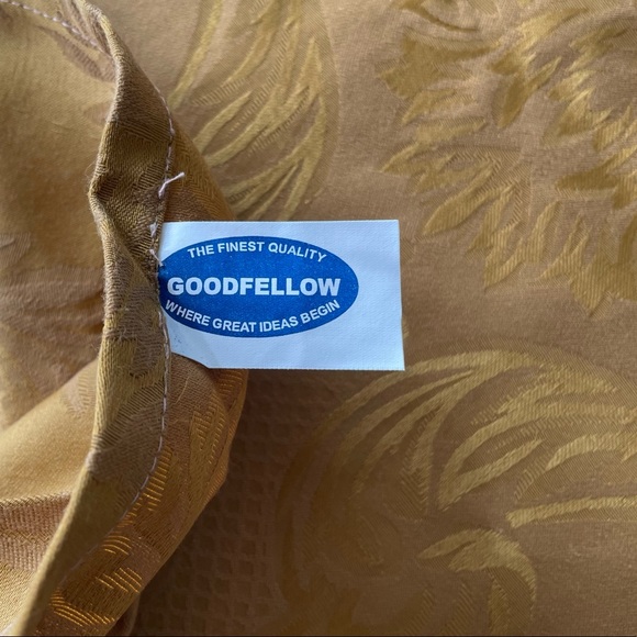 GOODFELLOW Gold Damask Table Runner with Tassels 13x68 - Picture 6 of 6